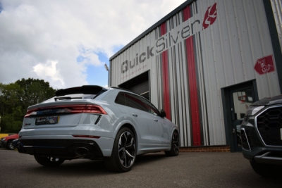 Audi RSQ8 a SQ8 (2018 a novější) Sada trubek nahrazujících katalyzátory s keramickým povrchem QUICKSILVER LM281S