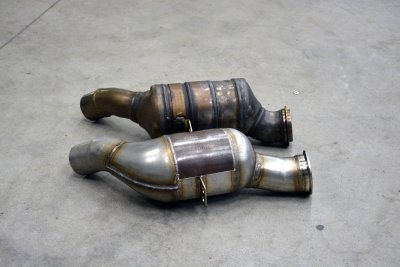 Levý downpipe s metalickým katalyzátorem 200CPSI Supersprint 756541