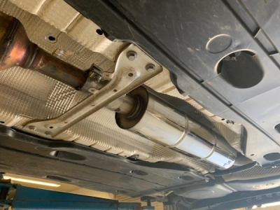 VW T-Rock - přední tlumič výfuku s pohonem předních kol FOX VW250000-VSD