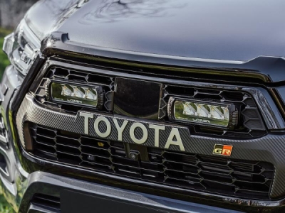 Sada světel do masky Lazer pro Toyota Hilux GR sport (2023+), Triple-R 750