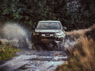 Sada světel do masky Lazer pro Toyota Hilux GR sport (2023+), Triple-R 750