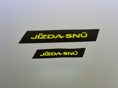 Sada 2ks samolepek JÍZDA SNŮ černá (S+M)