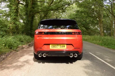 Range Rover Sport 3.0 P460e (2023 a novější) Sportovní výfukový systém s technologií Sound Architect™ QUICKSILVER LR551S-460e