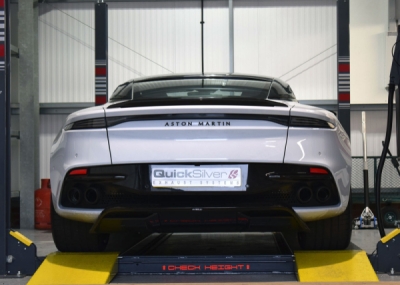 Aston Martin DBS Superleggera (2018 a novější) Titanový sportovní výfukový systém s technologií Sound Architect™ QUICKSILVER AS148S