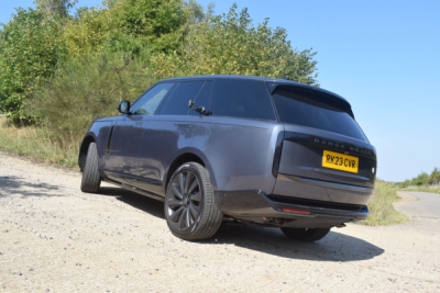 Range Rover SV P615 SWB (2024 a novější) Sportovní výfukový systém s technologií Sound Architect™ QUICKSILVER LR615S-SWB.