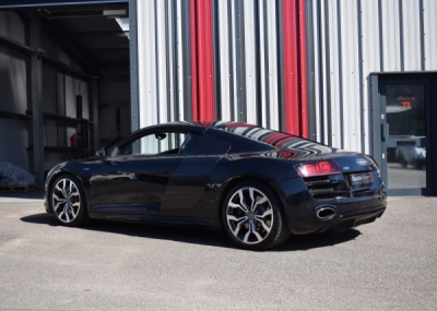Audi R8 V8 & V10 (2007-2012) Titanový sportovní výfukový systém s technologií Sound Architect™ (bez sady ovládání klapek) QUICKSILVER AU330A-2