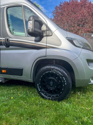 Výhodný balíček Twin Monotube Projekt CSC XL Adventure | Stellantis
