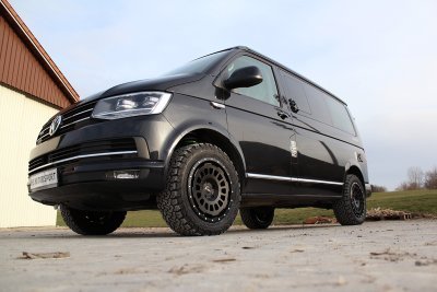 TWIN-MONOTUBE-PROJEKT AT1 ČERNÁ MATNÁ, OCHRANNÝ PRSTENEC 8,5×18" 5×120 (VW T5, T6 / T6.1, AMAROK)
