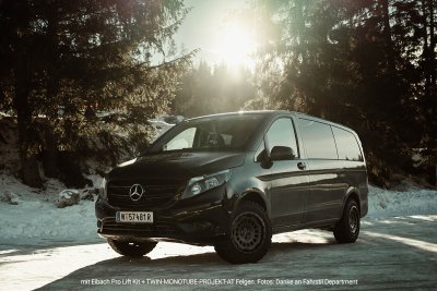 Twin-Monotube-Projekt AT1 černá matná, ochranný prstenec 8×17" 5×112 (Mercedes V-Class W447)