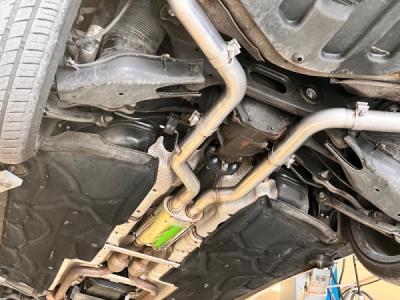 Mercedes E-Klasse 212 - 5,5l 285kW přední tlumič výfuku FOX MB043000-VSD