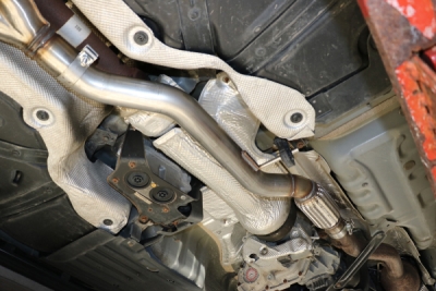 Jeep Grand Cherokee Spojovací trubka WKI/WKII s flex jednotkou FOX JE023030-VBR