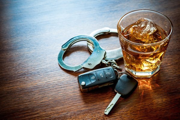 Alkohol fogyasztás után vezetni tilos.