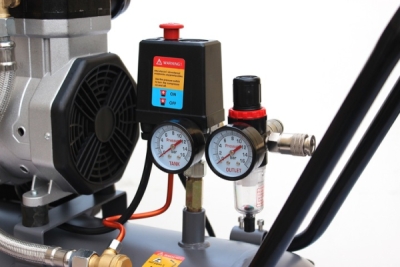 Tagred TA3388, Bezolejový kompresor s odlučovačem 50l, 230V, 2 písty, 3000W | 10 BAR