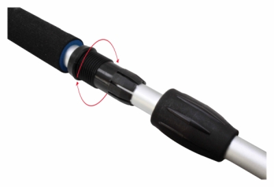 SATRA S-CL2WB, Teleskopický průtokový mycí kartáč | hliníková rukojeť, nastavitelná délka 1020–1725 mm, jemné štětiny