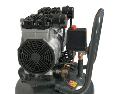 AKČNÍ SET SETMB-K207, Bezolejový vertikální kompresor 50l, 230V, 2 písty, s příslušenstvím | 2000W | 10 BAR | Matabro