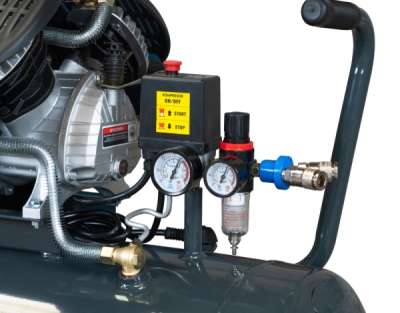 AKČNÍ SET SETMB-K106, Olejový kompresor 50l, 230V s odlučovačem a příslušenstvím | 3500W | Matabro