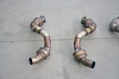 Turbo downpipe kit + metalický katalyzátor levý (pro použití s originálním cat-back výfukovým systémem) Supersprint 526941
