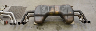 Zadní díl výfuku, typ "Racing" pravá - levá 4 výstupy - nahrazuje hlavní katalyzátor - lze nainstalovat na originální koncovky - 13,5 Kg Supersprint 767034