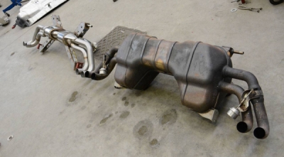 Zadní díl výfuku, typ "Racing" pravá - levá 4 výstupy - nahrazuje hlavní katalyzátor - lze nainstalovat na originální koncovky - 13,5 Kg Supersprint 767034