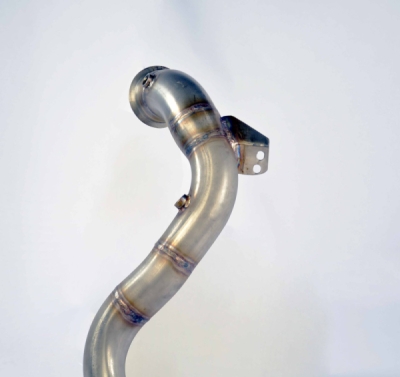 Downpipe kit pravý – levý (nahrazuje primární a sekundární katalyzátory) – pro vozy s pravostranným i levostranným řízením Supersprint 723111