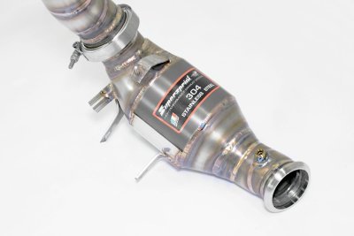 Pravý downpipe s metalickým katalyzátorem (nahrazuje pre-kat + OPF) s přírubami pro senzory Supersprint 725361