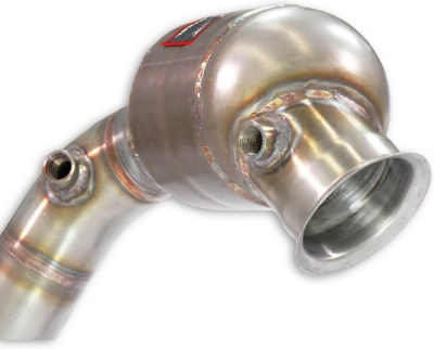 Downpipe pravý + kovový pre-katalyzátor – odstraňuje druhý katalyzátor (pro vozy s pravostranným i levostranným řízením) Supersprint 723121