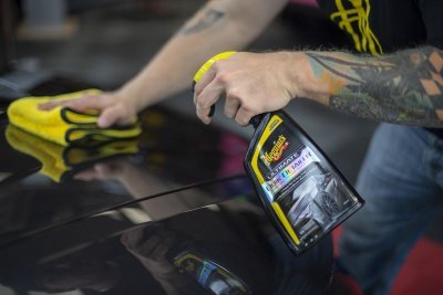 Meguiar's Ultimate Quik Detailer - detailer na údržbu laku