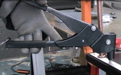 Nýtovací kleště na trhací nýty 2.4, 3.2, 4, 4.8 mm a maticové nýty M3-M6 - JONNESWAY V1102