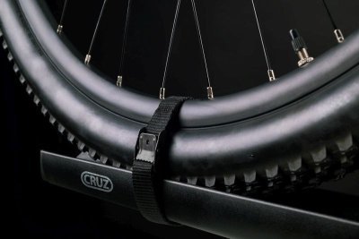 Držák kol CRUZ Race Dark 2019, uzamykatelný