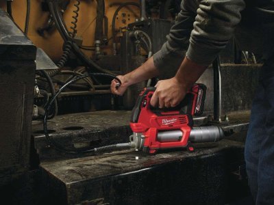 Milwaukee M18GG-201C - M18™ Heavy Duty mazací pistole 4933440490
