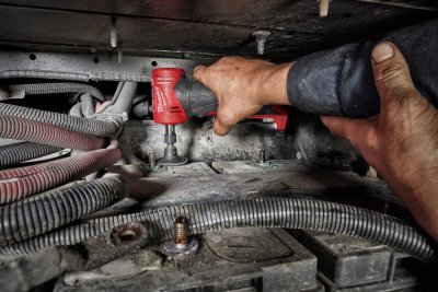 Aku pravoúhlá vřetenová bruska 12 V, 2x baterie 2 a 4 Ah - Milwaukee M12 FDGA-422B FUEL