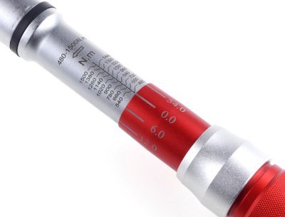 Momentový klíč 1" 450-1500 Nm, přesný 3%, kalibrovaný s certifikátem CZ - QUATROS QS591500