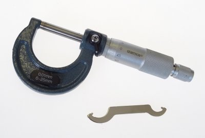 Třmenový mikrometr 0-25 mm - QUATROS QS15600