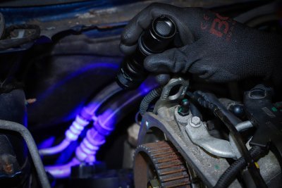 Tester - UV lampa na kontrolu úniku chladiva R134a z klimatizace - BGS 3710