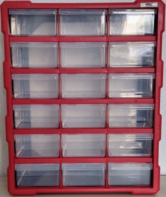 Organizér - skříňka plastová, 18 šuplíků, červená - MAGG 120299