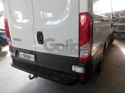 Tažné zařízení Iveco Daily valník 2011/01-2014/06, pevné, Galia
