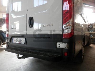 Tažné zařízení Iveco Daily valník 2011/01-2014/06, pevné, Galia