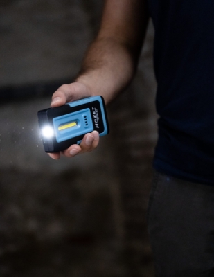 Dílenská montážní LED lampa, 3 W, 300 lm, nastavitelná základna, s háčkem a magnetem