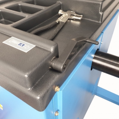 Vyvažovacka TRB-01 nákladní/ PHE Recykl.poplatek 1,1 Kc/Kg, váha výrobku 109 Kg, poplatek 119,9 Kc.