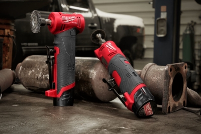 Aku pravoúhlá vřetenová bruska 12 V, 2x baterie 2 a 4 Ah - Milwaukee M12 FDGA-422B FUEL