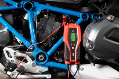 Nabíječka autobaterií 12V, 1-4 A, 4-120 Ah - JMP Skan 4.0