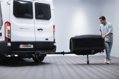 Přepravní box na tažné zařízení TowBox V5 Swing L, černý, výklopný