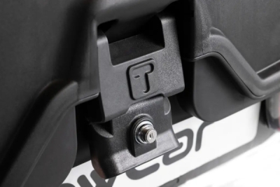 Přepravní box na tažné zařízení TowBox V5 Swing L, černý, výklopný