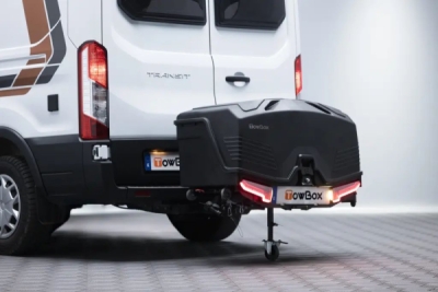 Přepravní box na tažné zařízení TowBox V5 Swing L, černý, výklopný