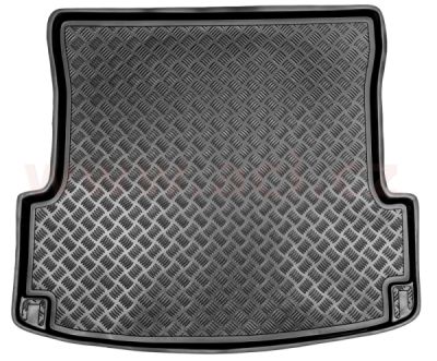 plastová vložka do kufru Liftback