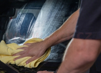 Meguiar's Paint, Dash & Glass Inside Out Detailer - čistič interiérových a exteriérových povrchů, 710 ml