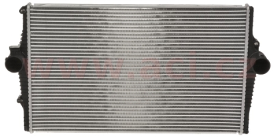 1/03- intercooler 2.4D5 (s otvorem pro čidlo sacího tlaku) [688*421*30]