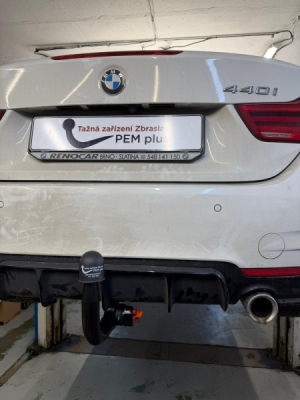 Tažné zařízení BMW 4-serie Coupé / Cabrio 2013-2014/02 (F32/F33), vertikální, Aragon