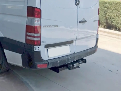 Tažné zařízení Volkswagen Crafter skříň 5,0t (4,6t) (LWB) 2006-2016, příruba 2 šr., Aragon