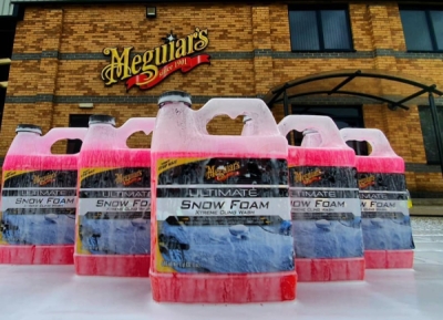 MEGUIAR'S extrémně pěnivý a hustý šampon do napěňovače Ultimate Snow Foam 1,89 l